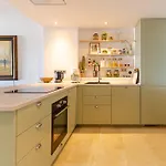 Newly Renovated Apartment With Amazing View