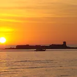 Tranquilidad En El Centro By Chiclana Dreams