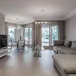 Molo Aloha 3 Beds Apartment - Molo Residences