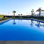 Espectacular Apartamento Junto Al Mar, Con Piscina En Malaga