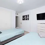 Cozy 4 Bedroom Townhouse With Swimming Pool