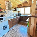 Es House