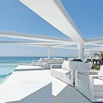 Global Properties, Apartamento Con Terraza Y Vistas Al Mar Y A La Montana