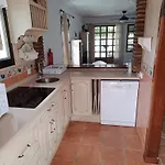 Chalet Junto Al Mar Con Jardin Privado