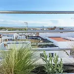Apartamento Con Terraza Vistas Al Mar.