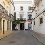 Aranda Deluxe (Adults Only)