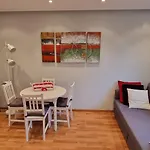Balmes 8 - Para 6 Pax Centrico Y Plaza De Garaje - Vut-4831-As