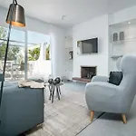 Ab3 - Spacious Holiday Home, Puerto Banus