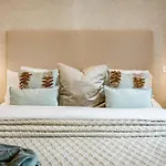 Ab3 - Spacious Holiday Home, Puerto Banus