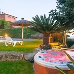 Fantastic House With Jacuzzy Ideal For Families