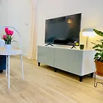 Apartamento En Cabanyal A: Encanto Y Diseno Junto A La Playa
