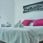 Stunning Penthouse Terrace & Pool * Free Parking