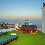 Luxury Penthouse Sea Views- Jacuzzi - Sauna