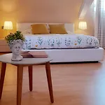 Chalet Acogedor En La Mora