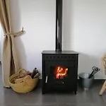 Casa Jardin. Vivienda Rural En Zona Tranquila.
