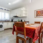 Superbly Situated Vistamar