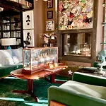 Marbella Boutique Art Suites