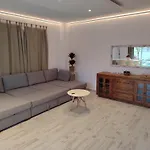 Villa Lujosa Con Spa, Piscina Y Sala De Juegos Privados