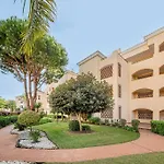 Amazing 4Br Apart. Parking, Pool, Close To The Sea