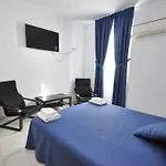 Hotel Tres Leones