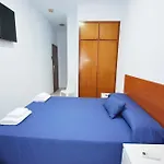 Hotel Tres Leones