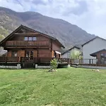 Chalet Chaleureux A Orlu Avec Jacuzzi Et Vue Sur La Montagne
