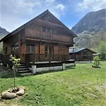Chalet Chaleureux A Orlu Avec Jacuzzi Et Vue Sur La Montagne