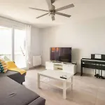 Refurbished 4* Apartment With Great Balcony