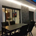 Villamolinos, Villa Con Piscina Privada.