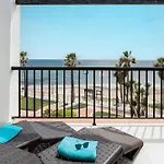 Dona Lola Micaela Beach Front Duplex 2 Bedroom Apartment - Open Sea And Beach Views Surrounded By Bars And Restaurants - Costa Del Sol - Cs199