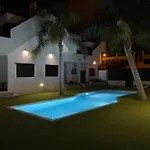 Modern Apartment With Pool Area