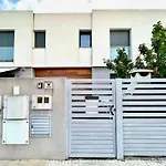 Chalet Moderno Con Piscina En Mont - Roige Bahia