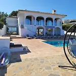 Luxury Apartments Sea Views With Pool