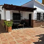 Bonito Chalet En La Cala Con Gran Jardin Privado