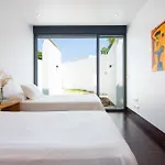 Elegante Y Sofisticada Villa De 5 Habitaciones