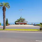 Cubo'S Beach Front Villa Benalmadena