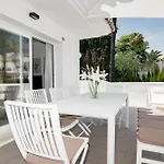 Ivy-Modern 3 Bedroom Apt Private Garden