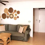 Cozy Apartment On The Sea