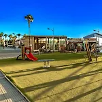 Two Bedroom Apartment In Playa De Las Americas, Free Wifi