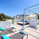 1094 Modern Duplex Penthouse On The Beach