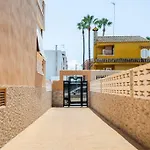 Apto. Con Wifi, Piscina, Vistas Al Mar Y Parking.