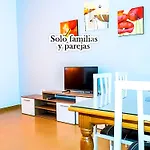 Apartamento Centrico En Conil Con Balcon Privado, Aire Acondicionado Y Garaje Para Familia