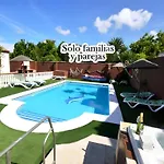 Chalet Con Piscina Compartido Solo Familia