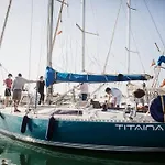 Valencia Sailing District - Barco Para 5 En La Marina Norte