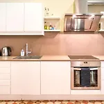 Luxurious Apartment For 9 People Recently Renovated In The Center Of Barcelona