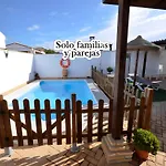 Casa Con Piscina Privada Solo Familias Y Pareja