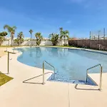 Gorgeous Apartment In Rota With Wifi