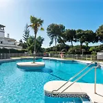 Vivi Homes - Robina Pool, Garden, Terrace & Beach