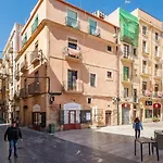 Apartamento En El Corazon De Tarragona. Planta Baja Con Patio.