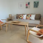 Amplio, Luminoso Y Moderno Apartamento Con Amplia Terraza Y Hermosas Vistas En Exclusiva Urbanizacion